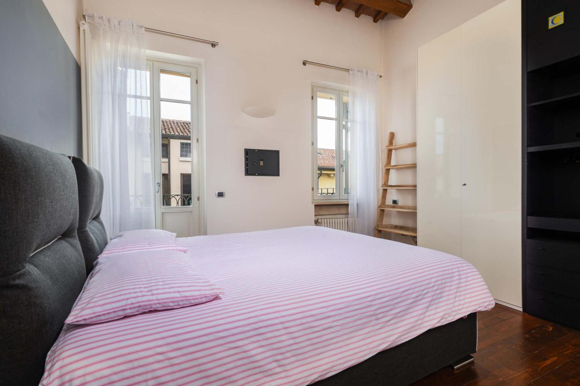 Cozy Flat With Large Balcony Few Steps From Arena