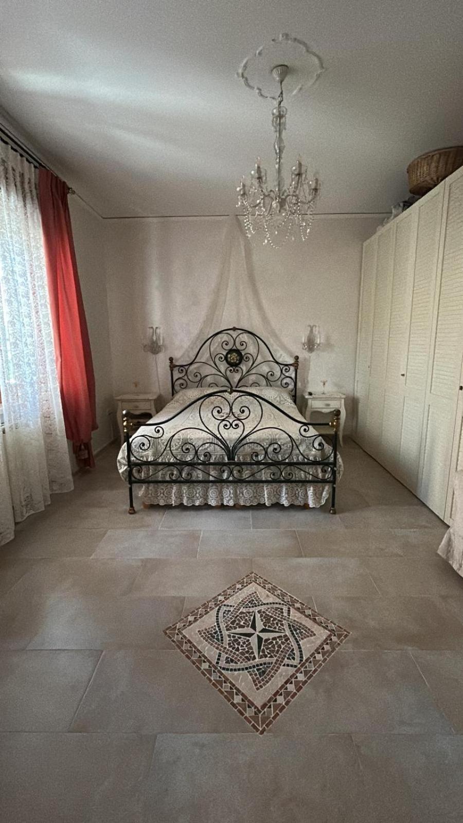 Apartment Venetian Style In