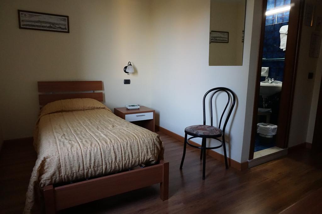 Siros Hotel