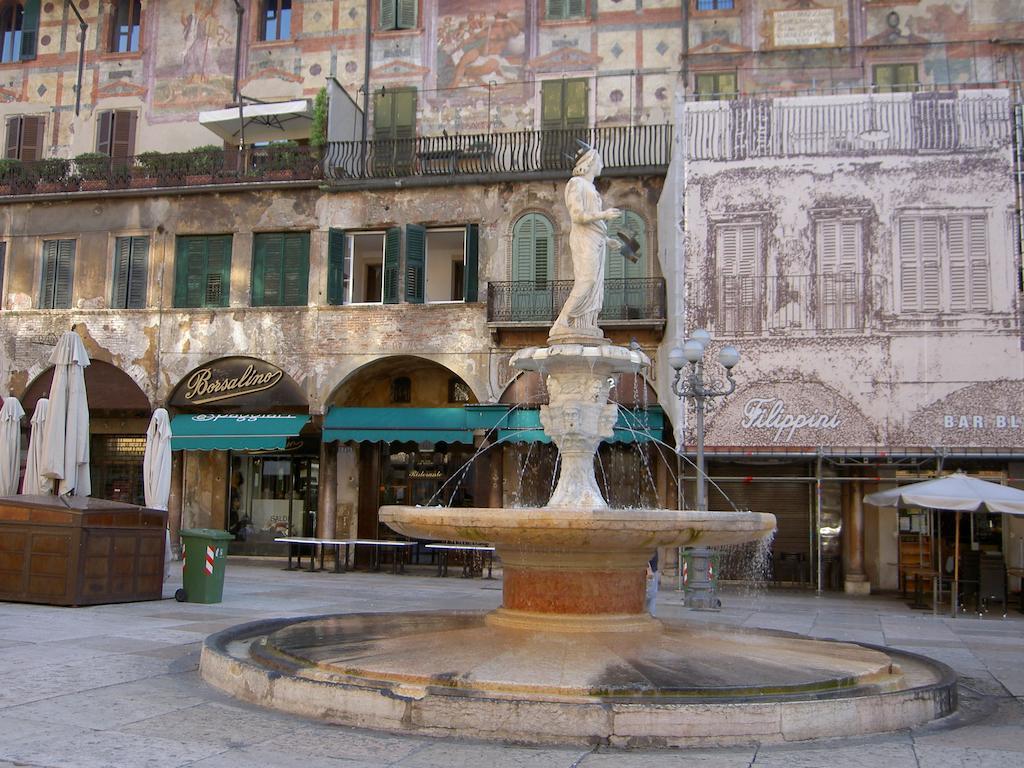 Protezione Della Giovane - Female Verona
