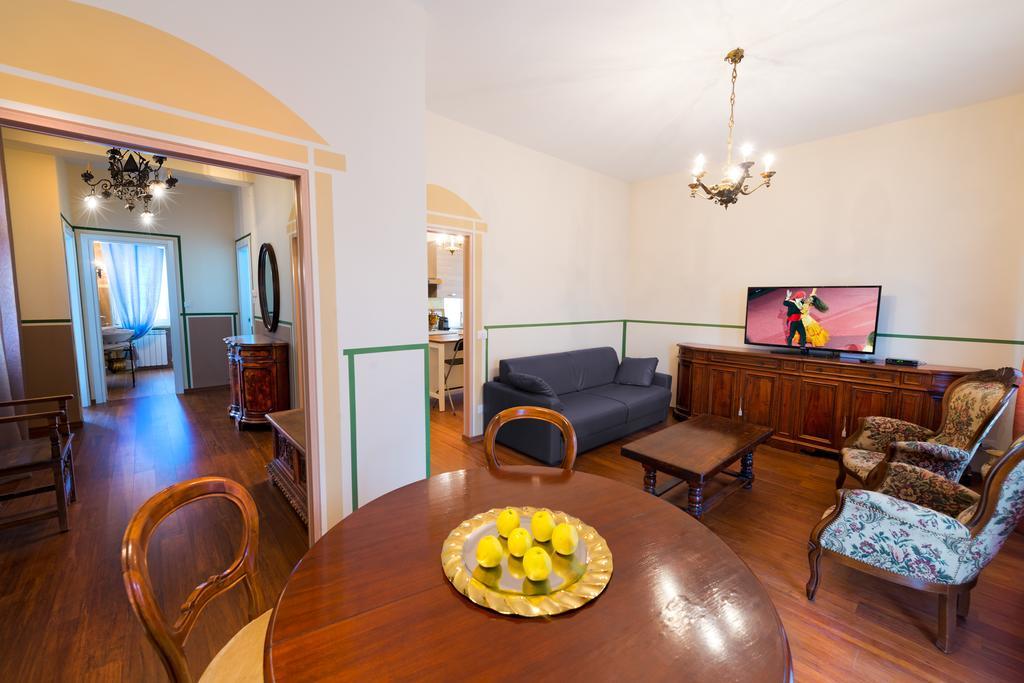 Apartment Centre