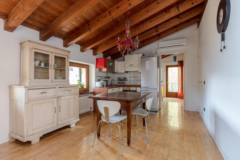 Corticella Vetri Apartment