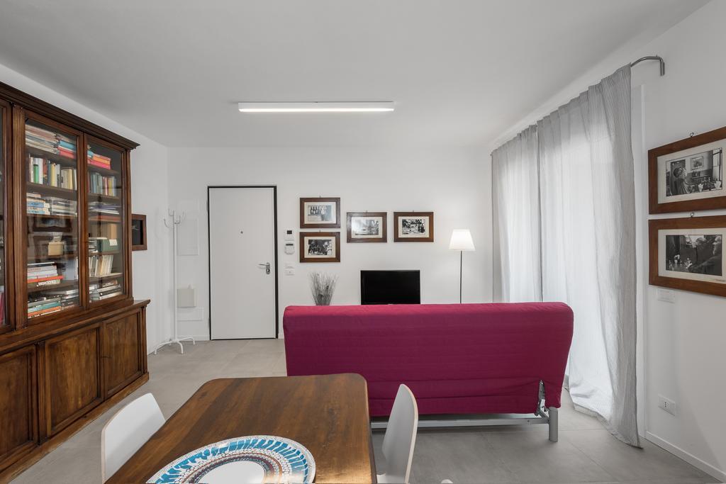 Flats4Rent Corona Apartment