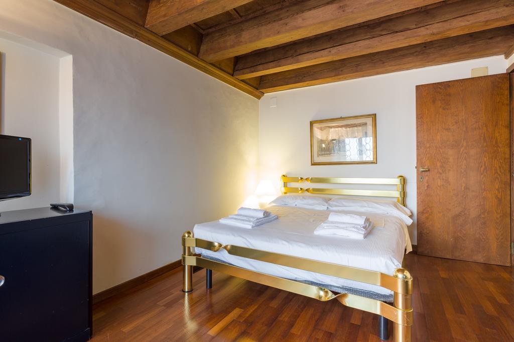 Canossa Apartment *