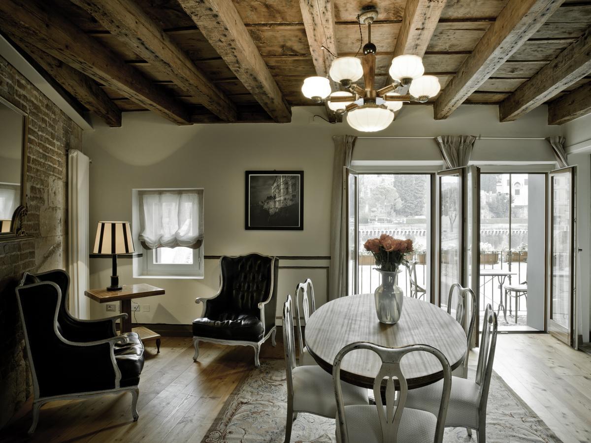 Ponte Pietra Apartment *