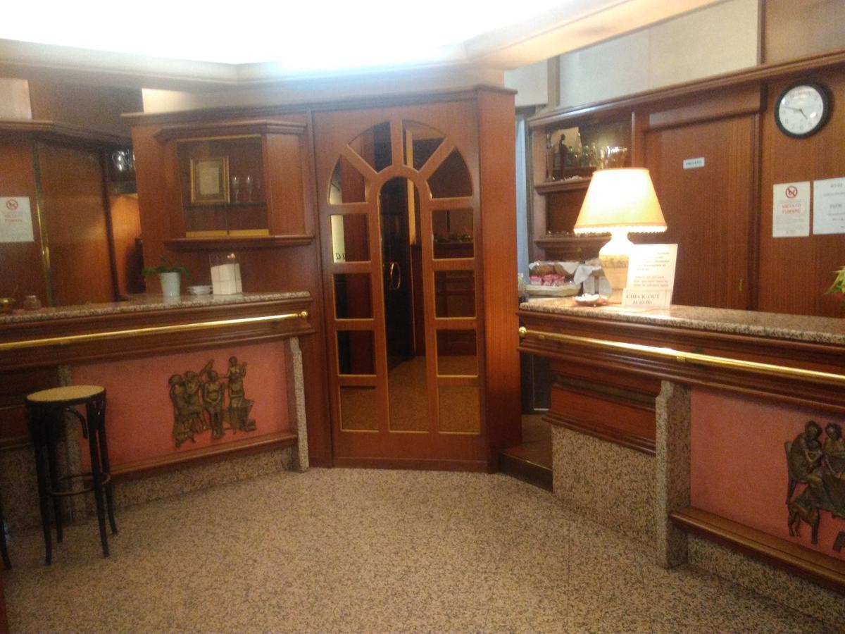Hotel Elena
