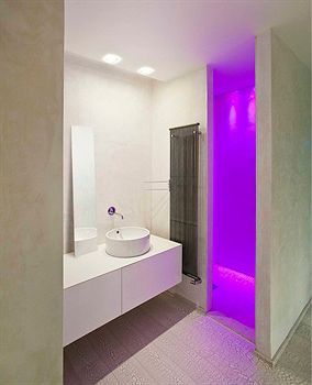 Truly Hotel *