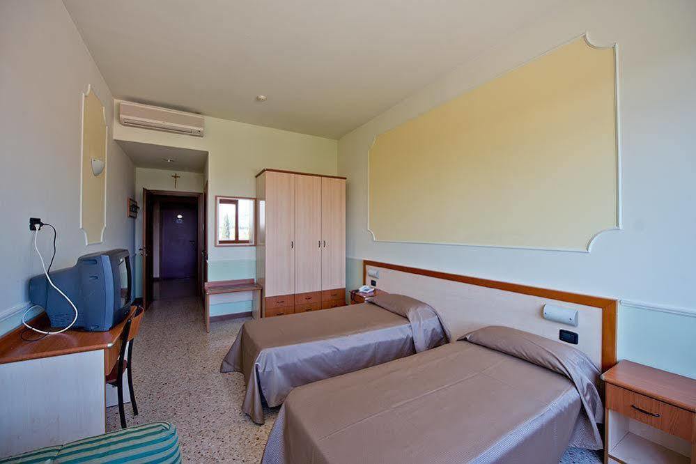 Centro Carraro Fondazione Di Religione Hotel *