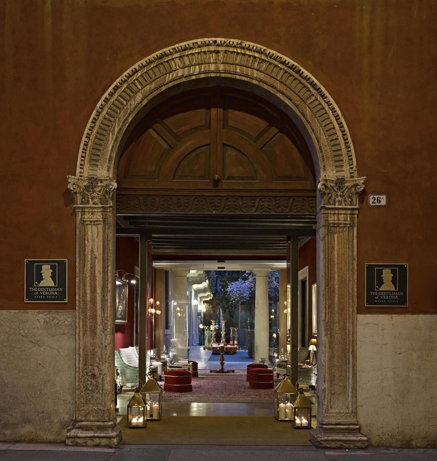 The Gentleman Of Guest house Verona