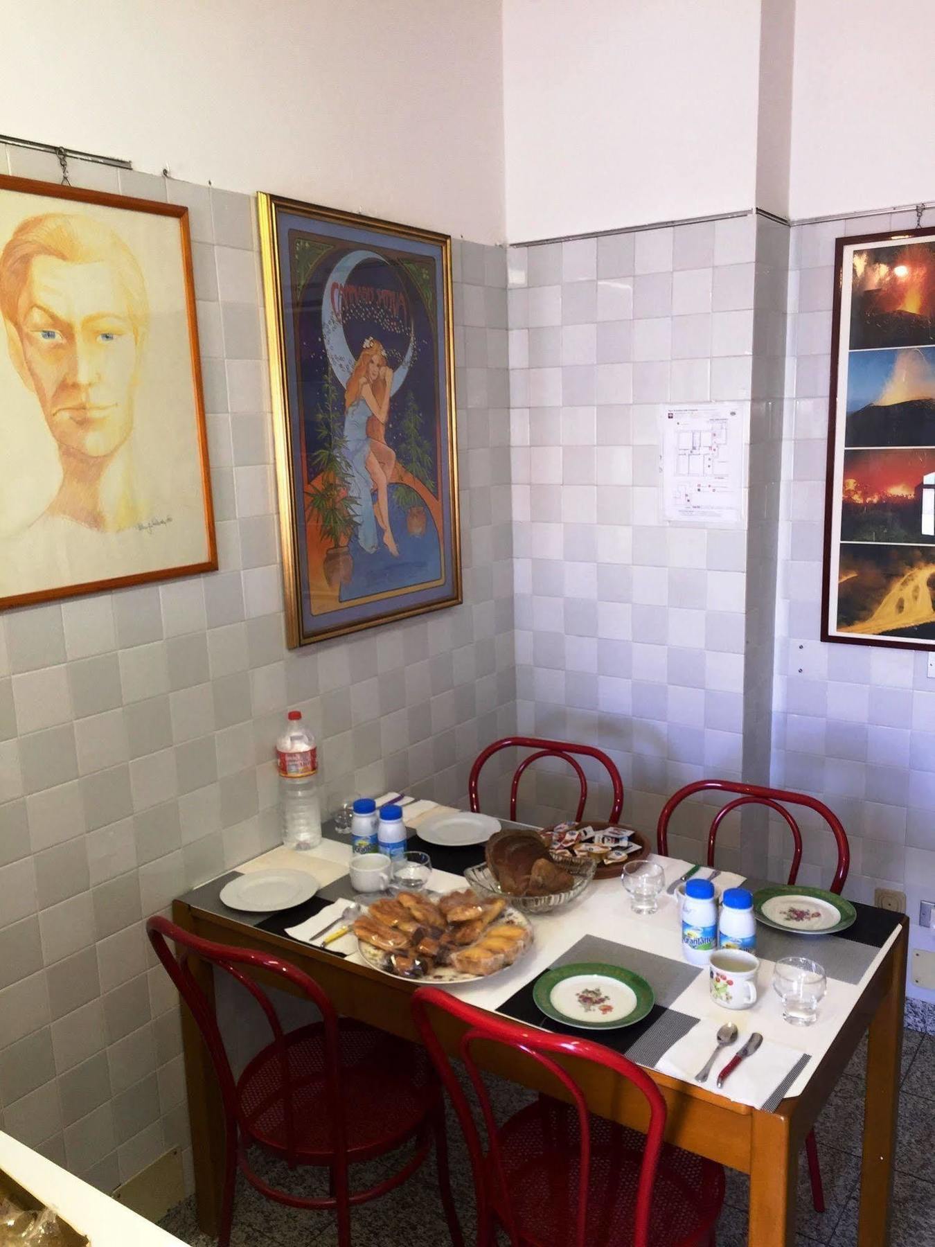 Brigo Acomodação com café da manhã  3*