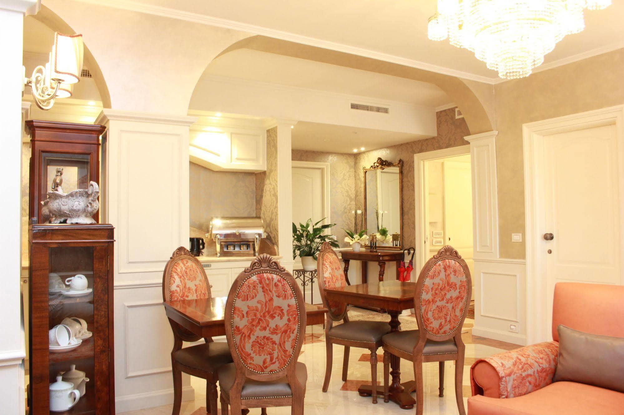 Apartment 3 *