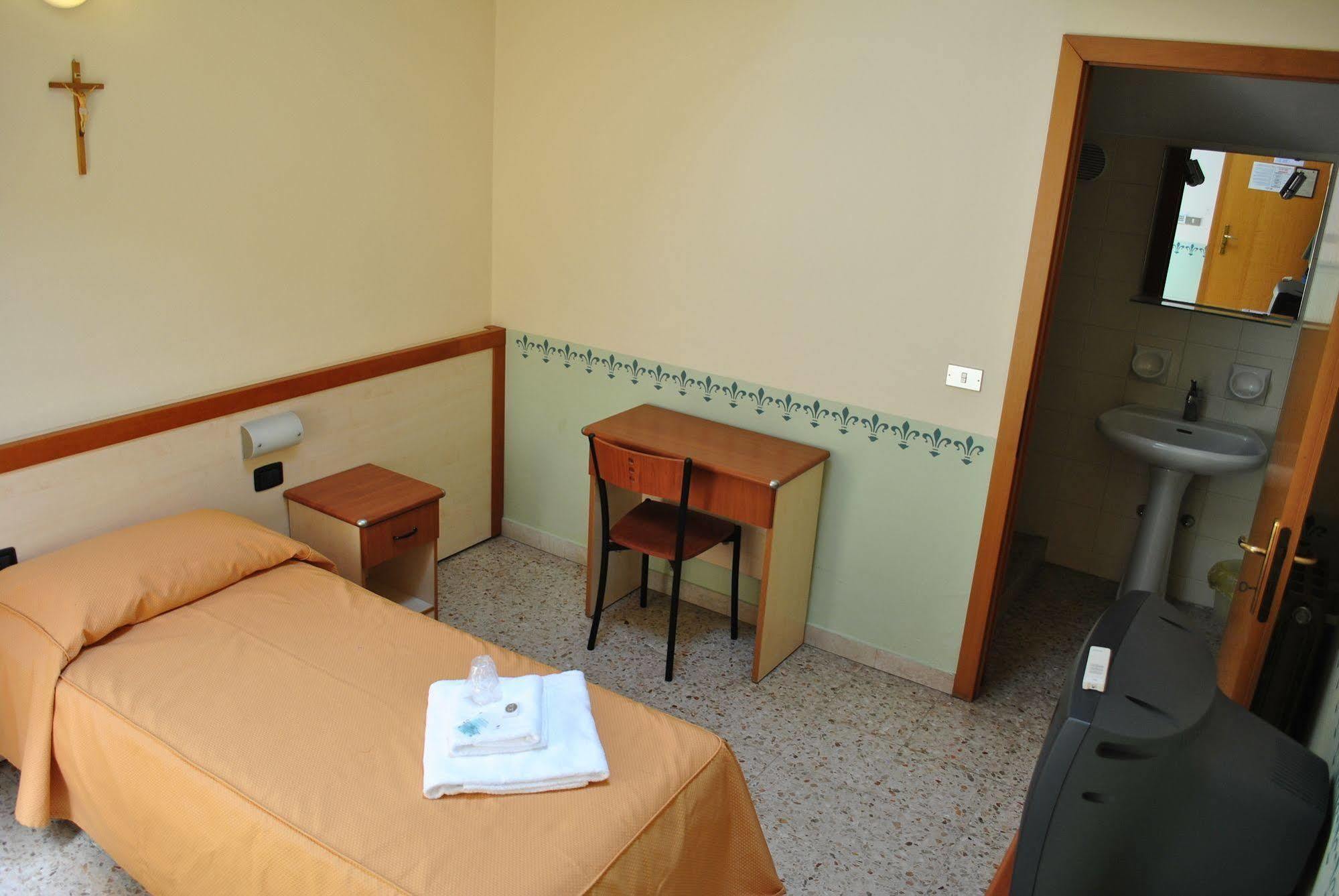 Centro Carraro Fondazione Di Religione Hotel