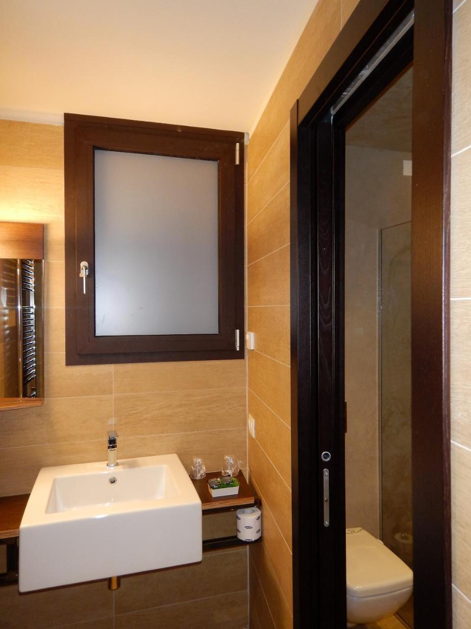 Arena Luxury Nhà khách 2*