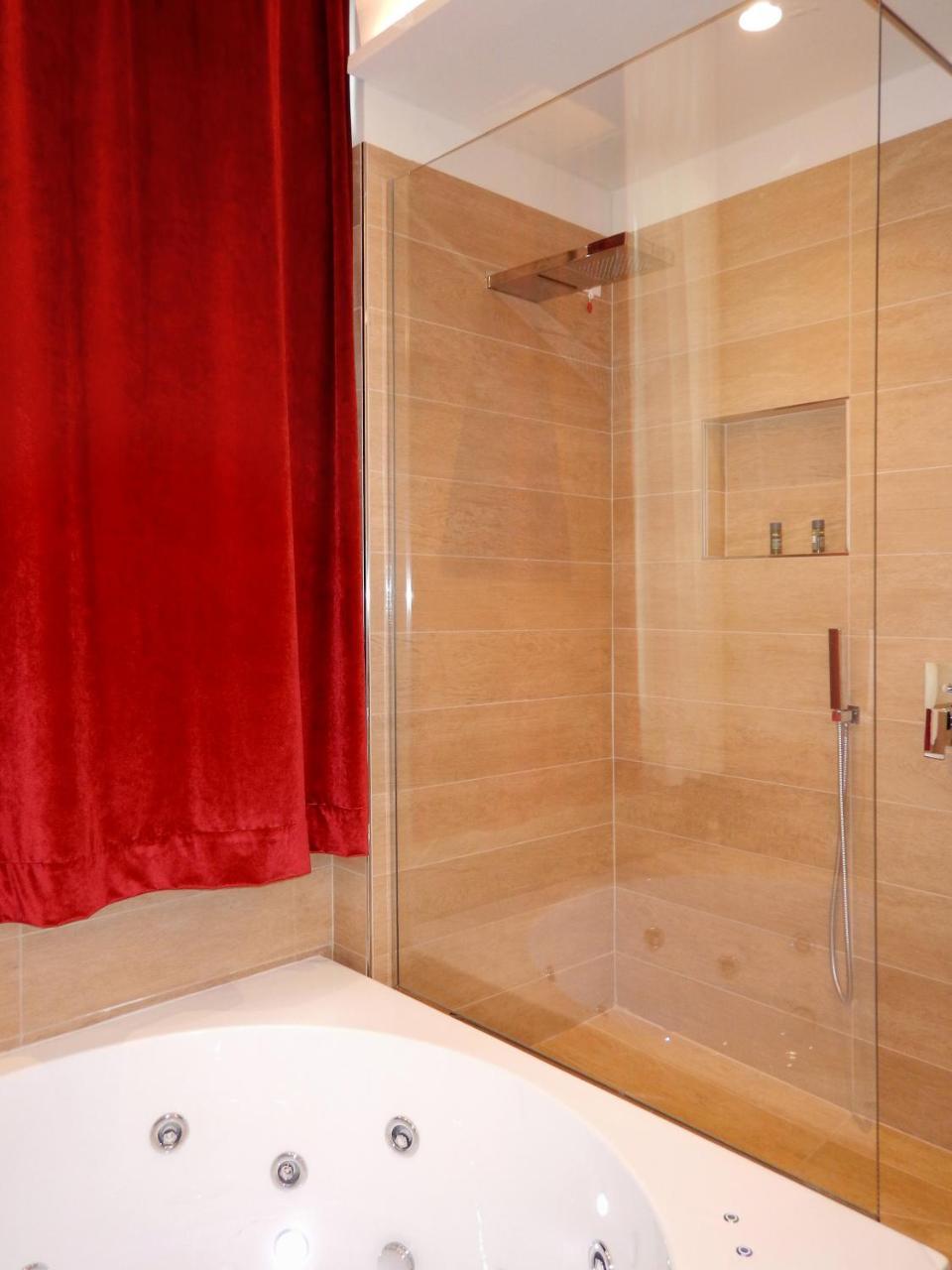 Arena Luxury Nhà khách 2*