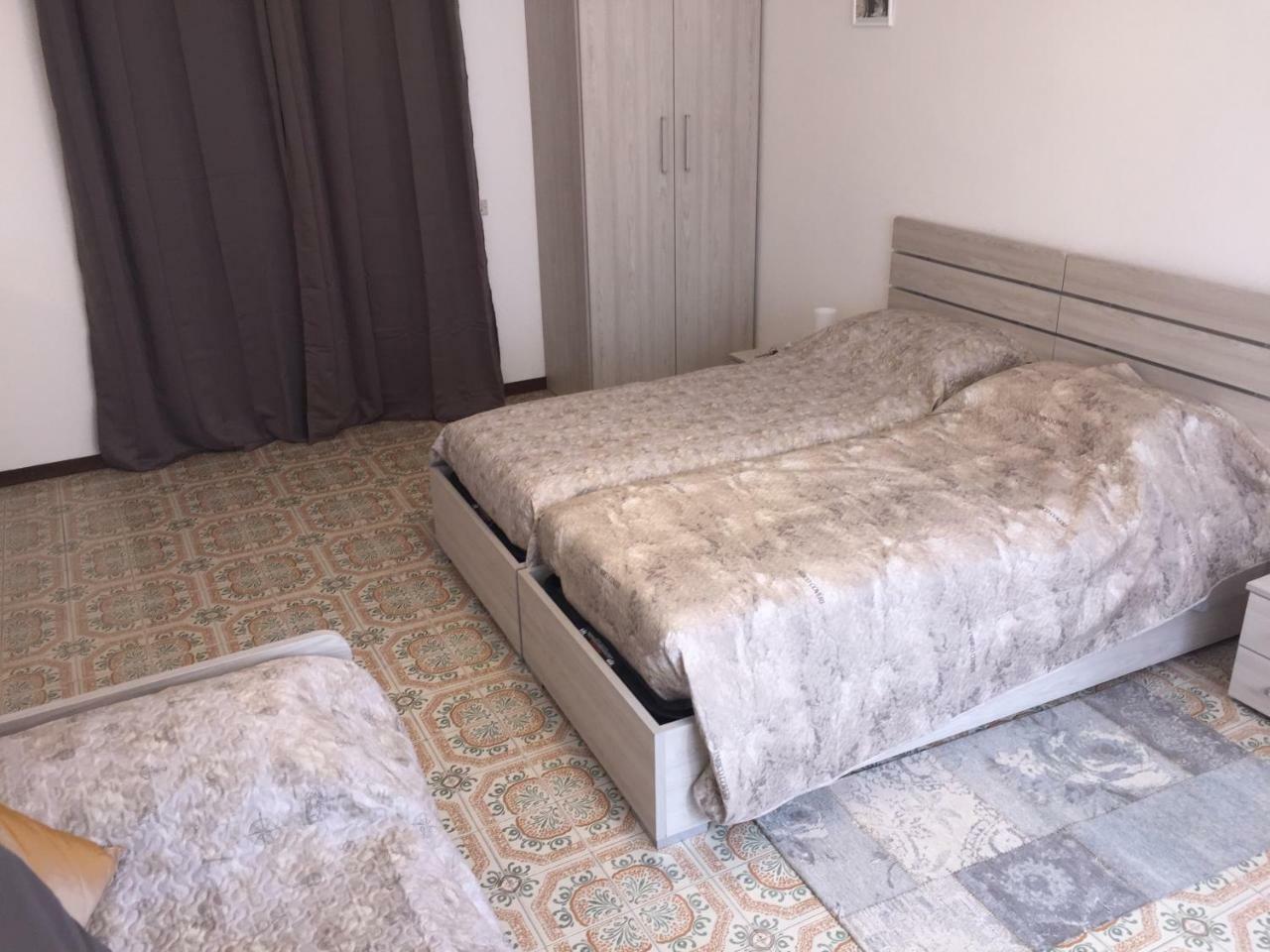 Holidays Guest house *