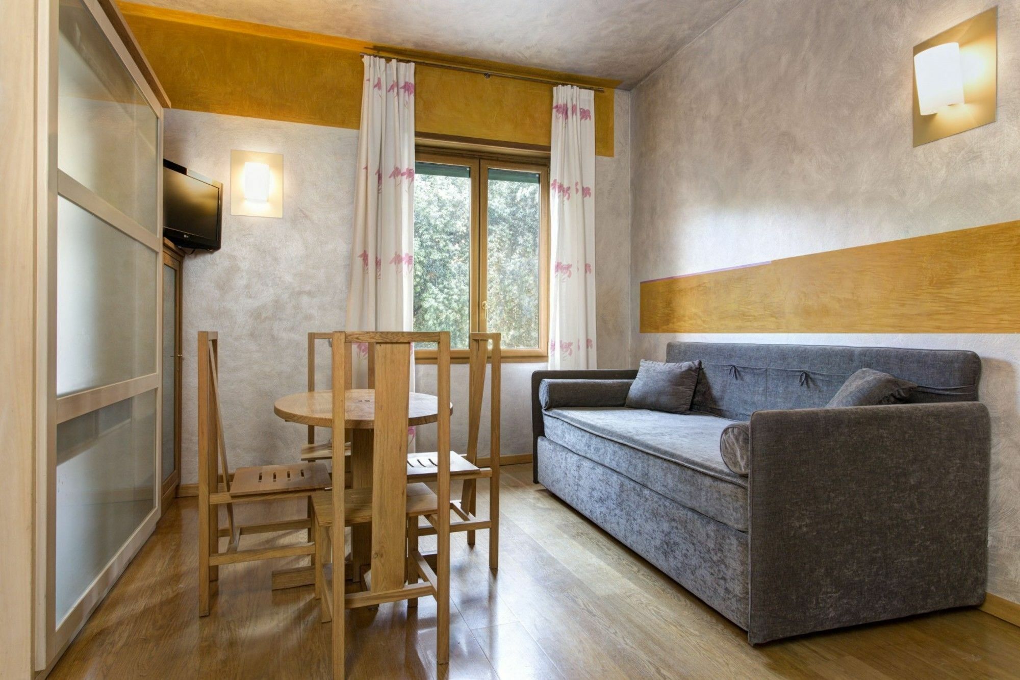 Aparthotel Porta Nuova 80