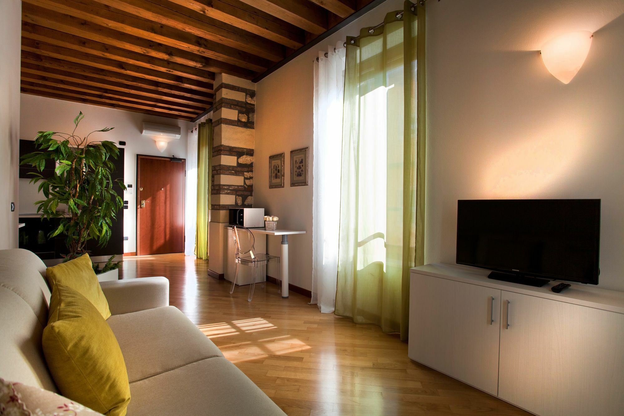 Apartment For Rent Topazio *