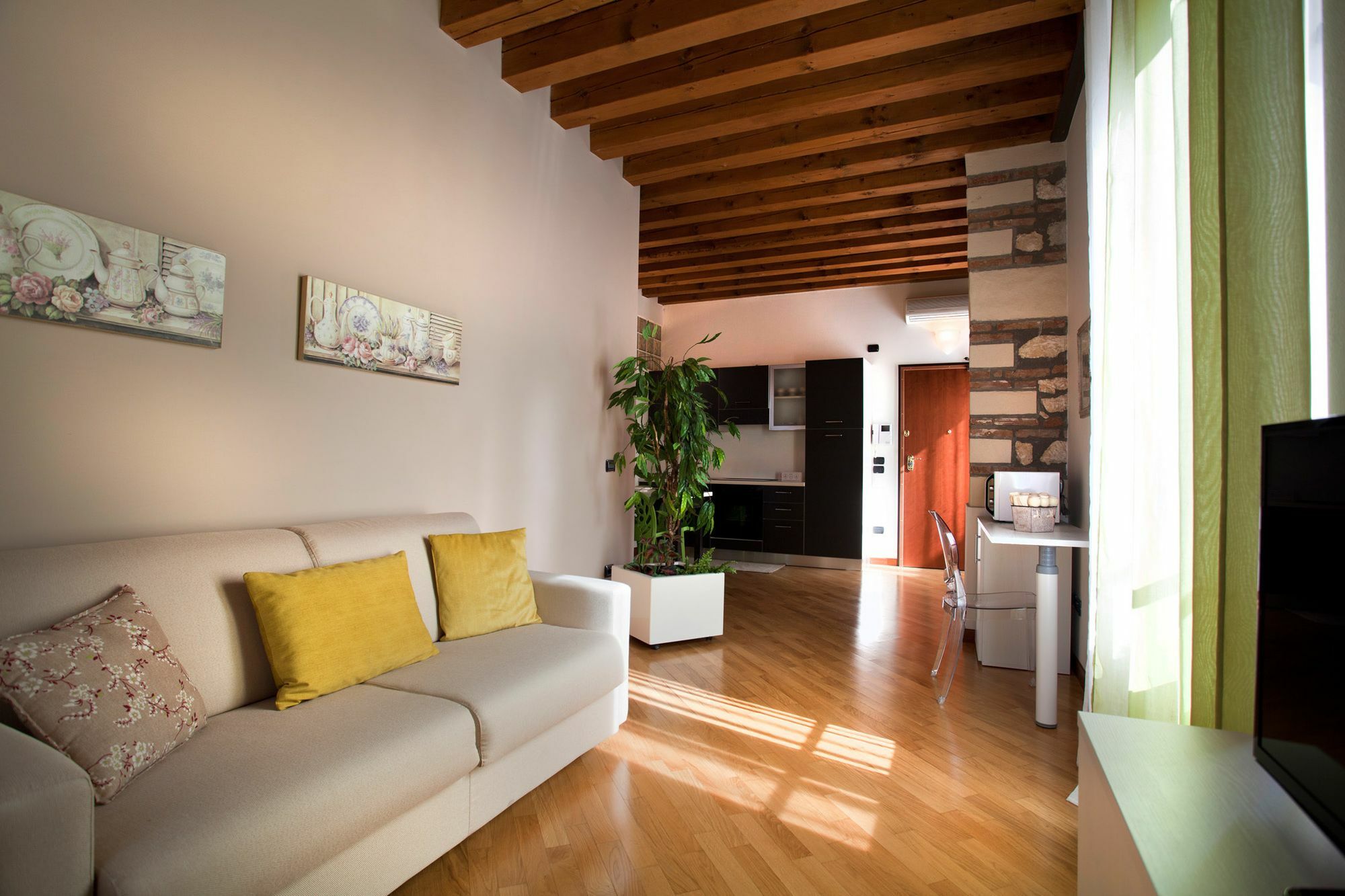For Rent Topazio * Verona