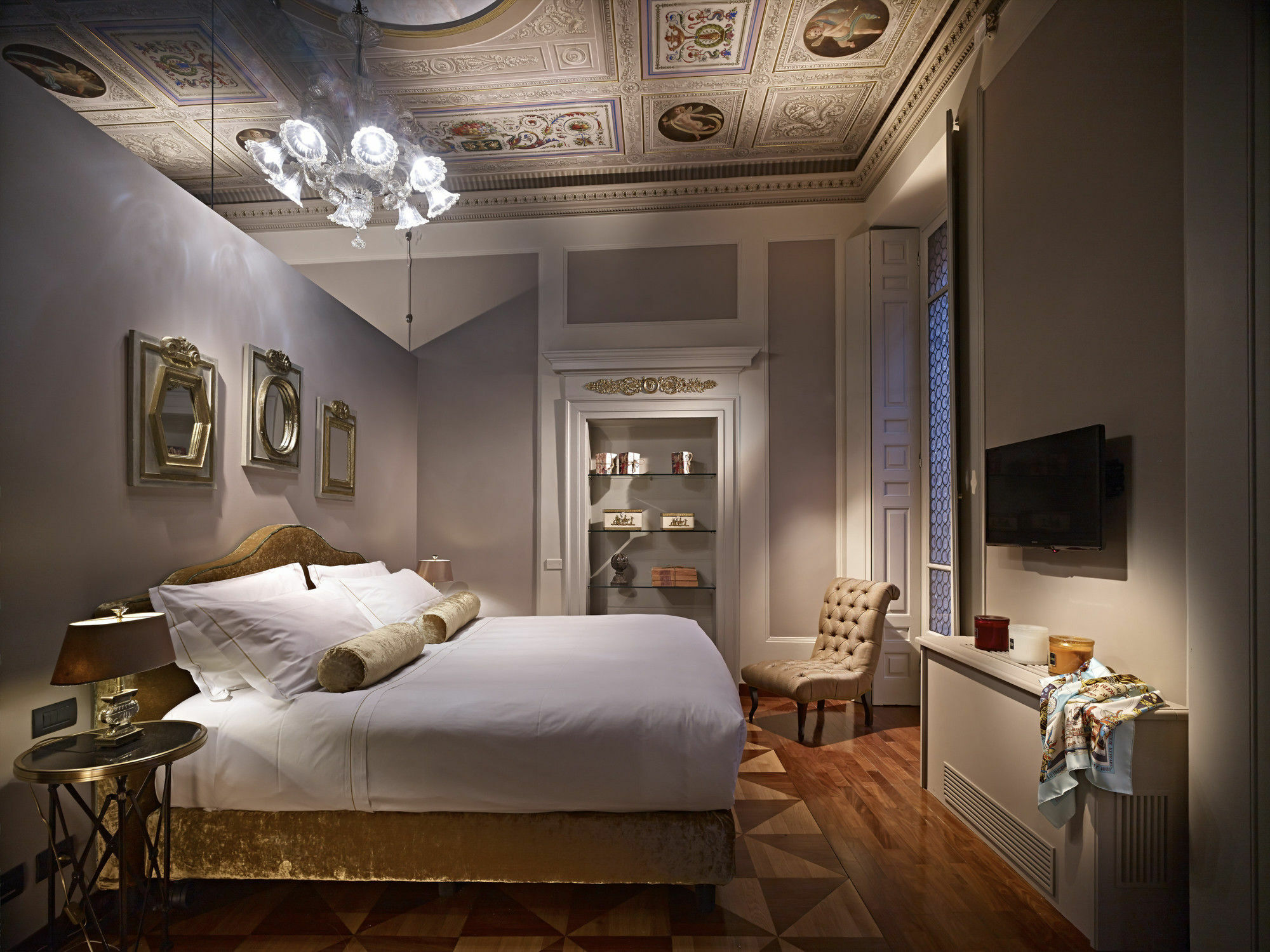 The Gentleman Of Guest house Verona