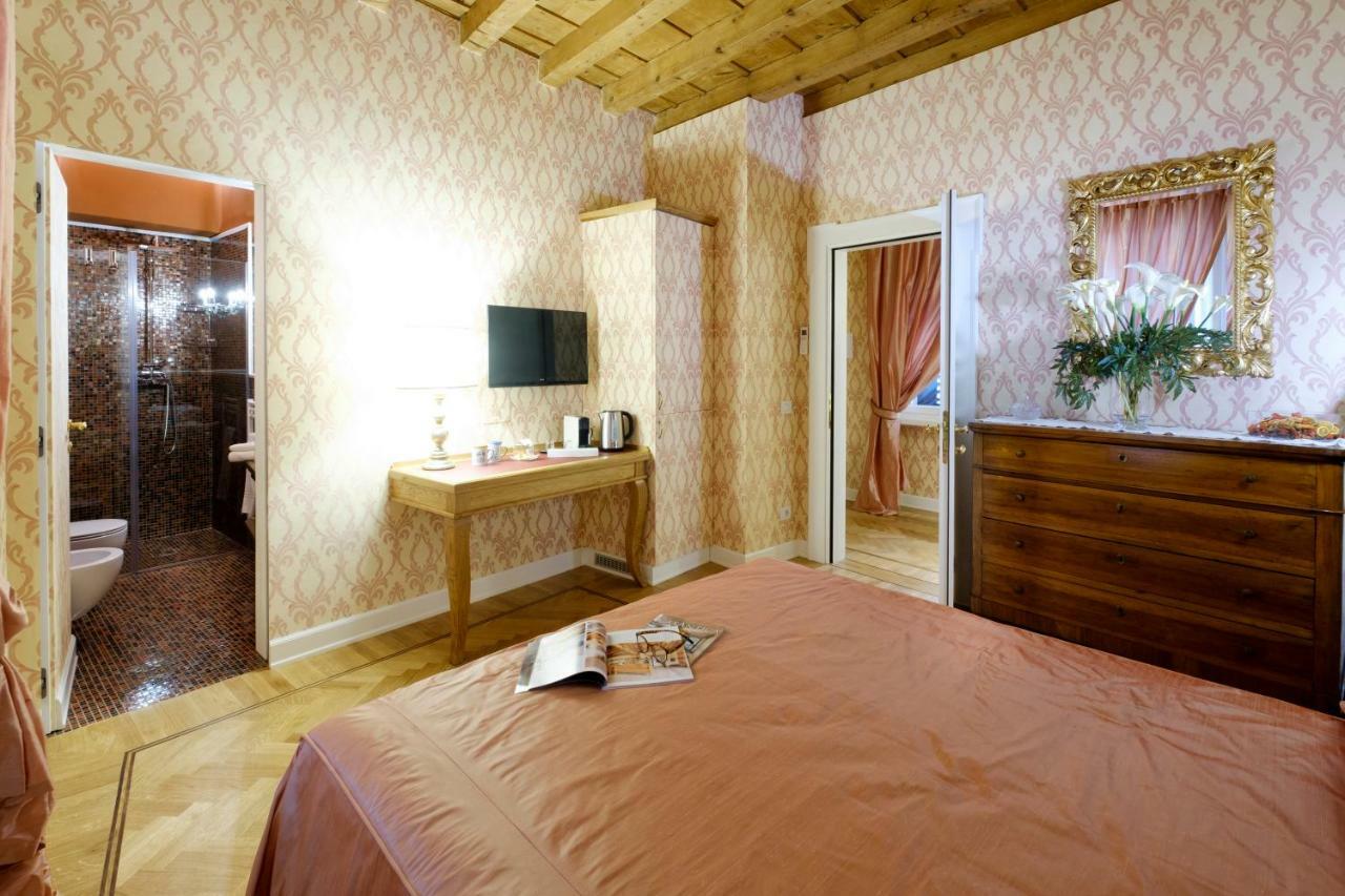 Boutique Al Chiostro De San Salvar Affittacamere *