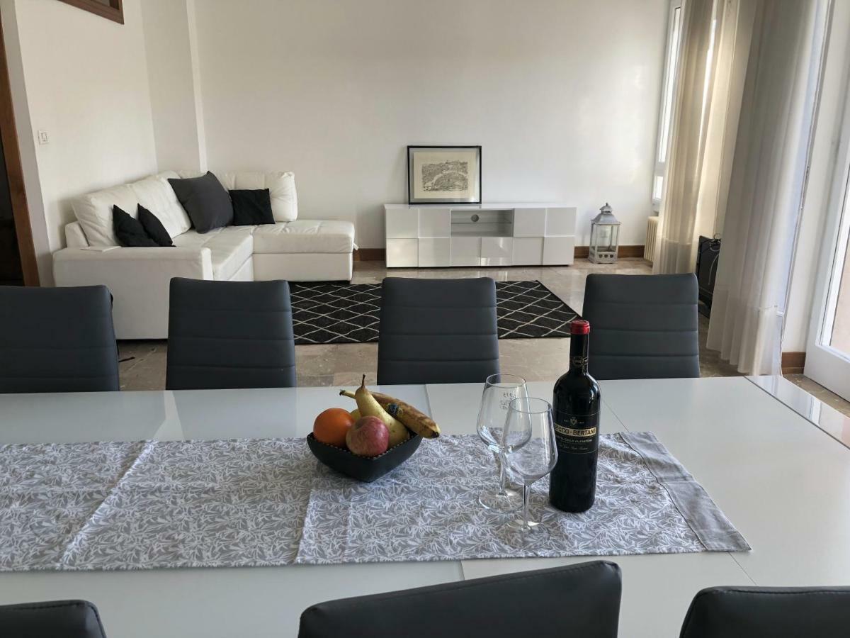 Riverview City Apartment *