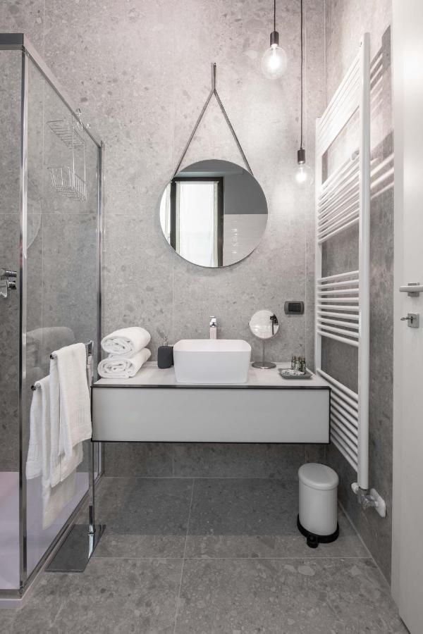 The Ii Apartment *