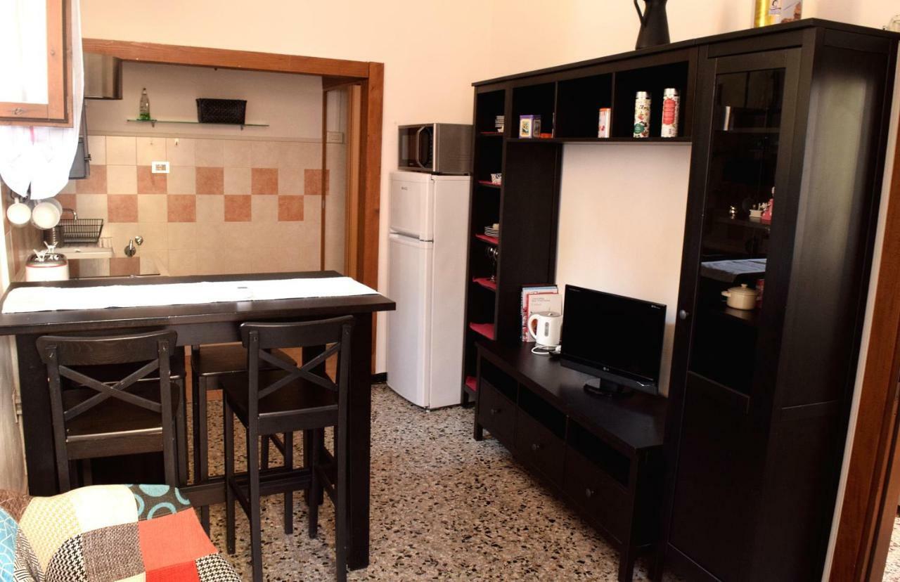 Veronauptoyou Courtyard Apartment *