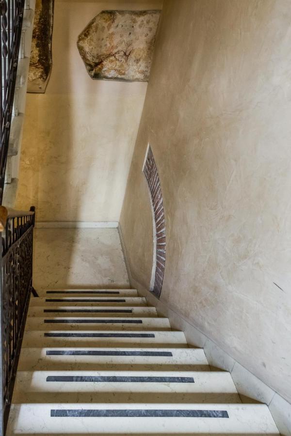 Porta Borsari Apartment