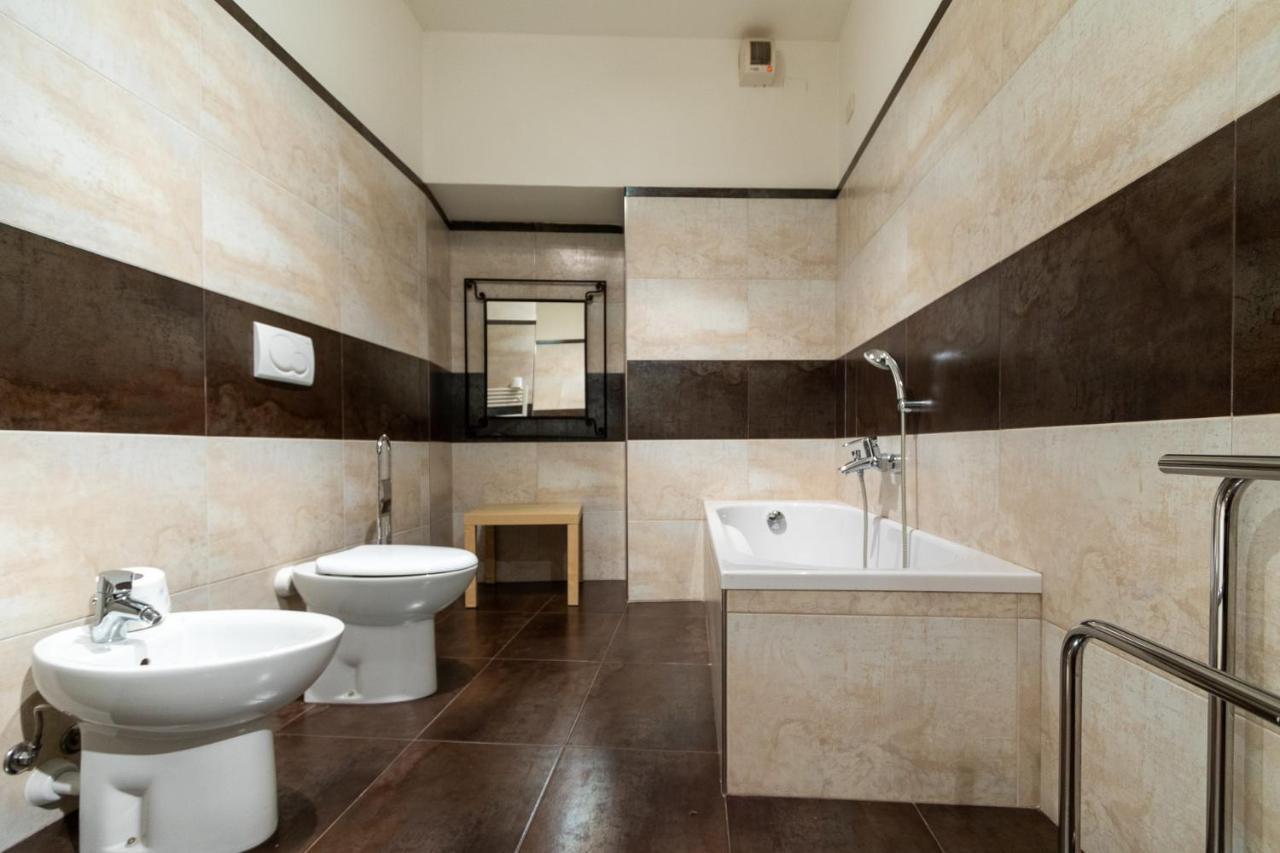 Ad Flat Apartment