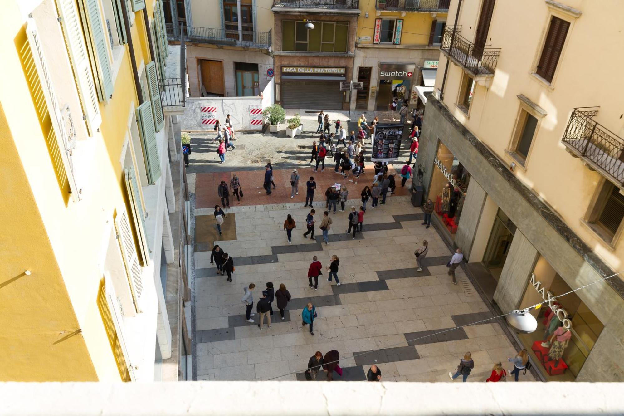 Montecchi Huoneisto *
