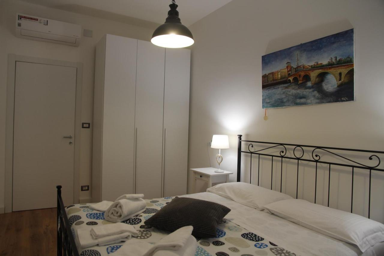Bed & Breakfast Es - Essential Solution & Emotion Stories *