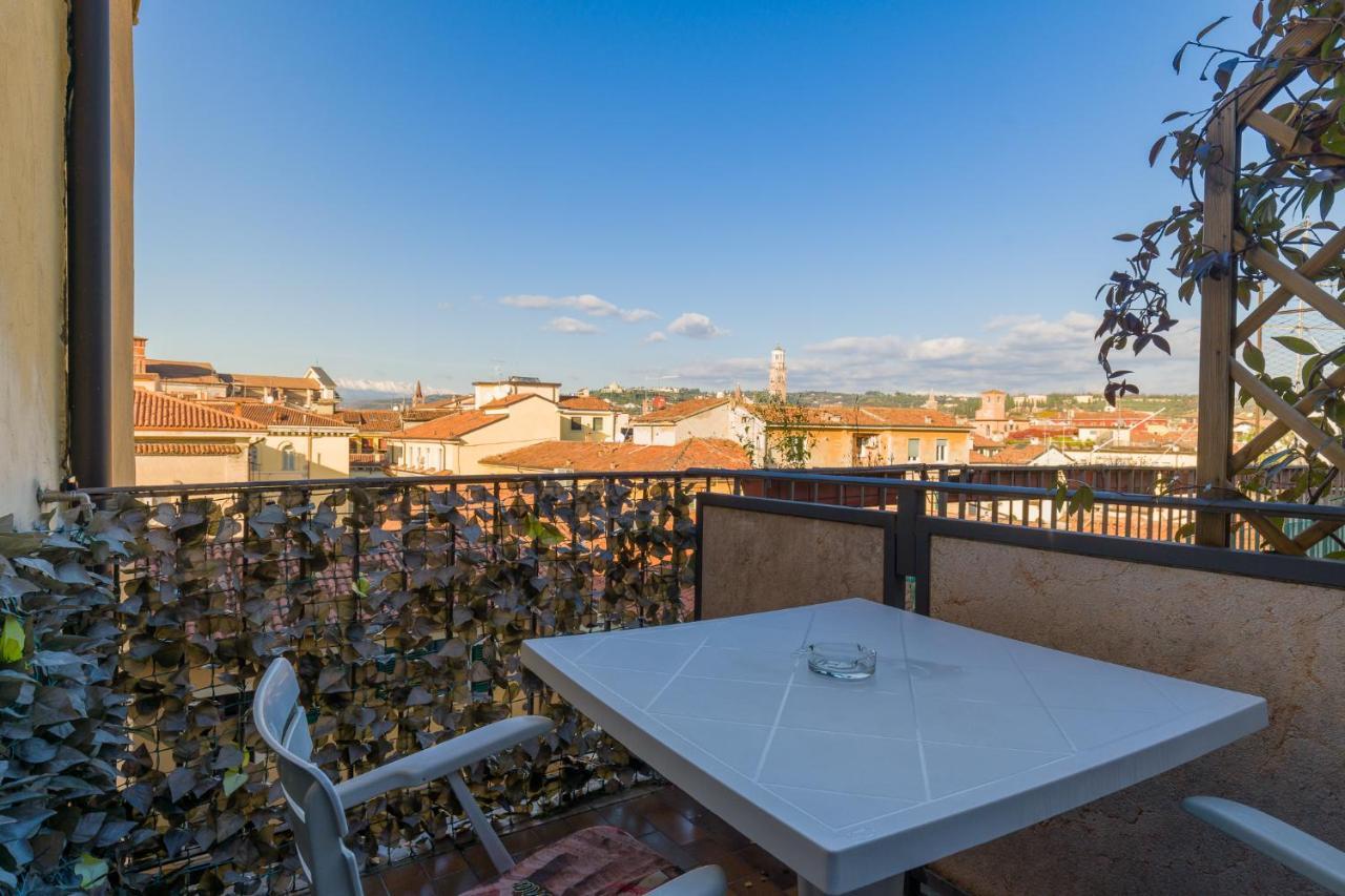 Central Behind The Arena Verona