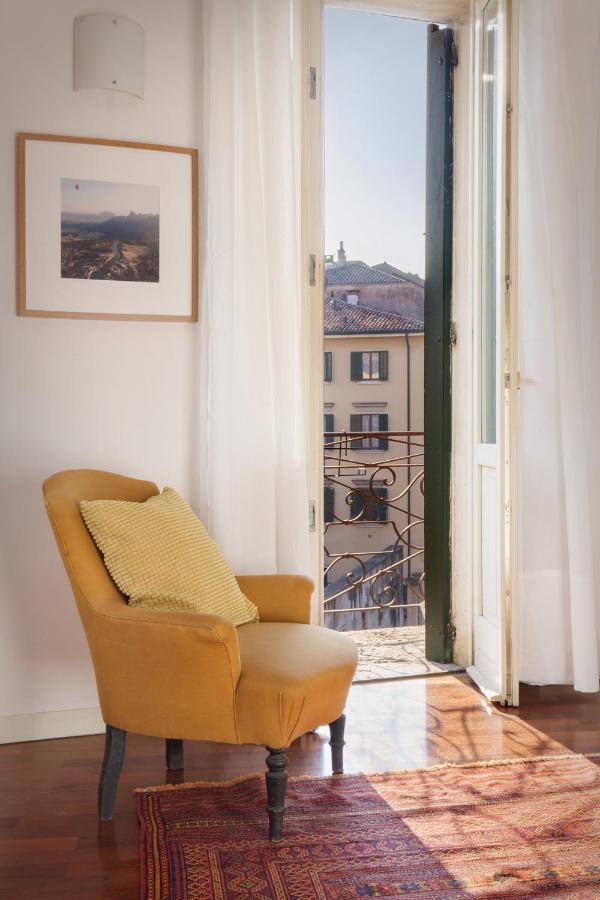 Apartment River Balcony