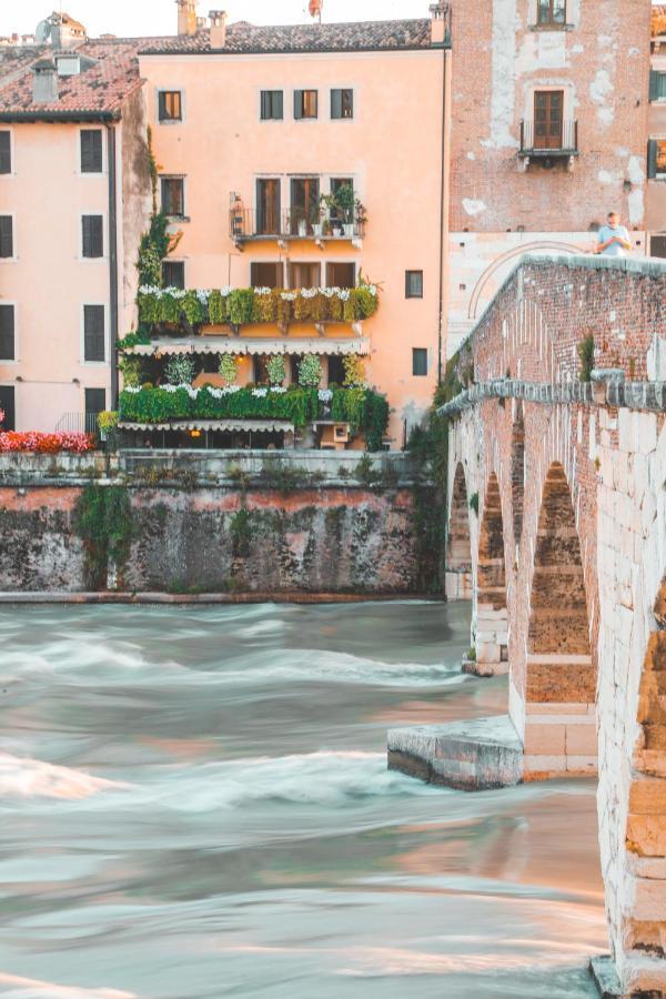 Ponte Pietra Apartment *