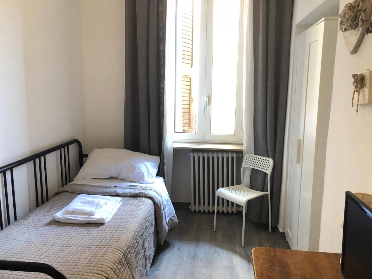 Ai Leoni Guest house 2*