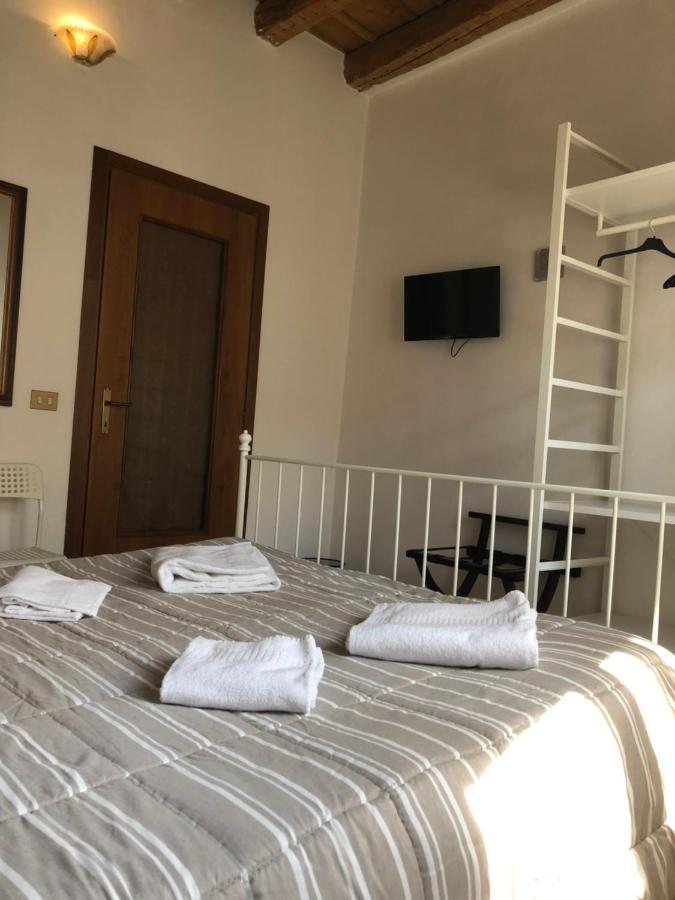 Guest house Ai Leoni 2*