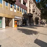 Aurelia Rooms