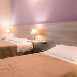 Romeo\'S Room - Royal Welcome
