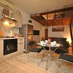 Studio 5 Apartment