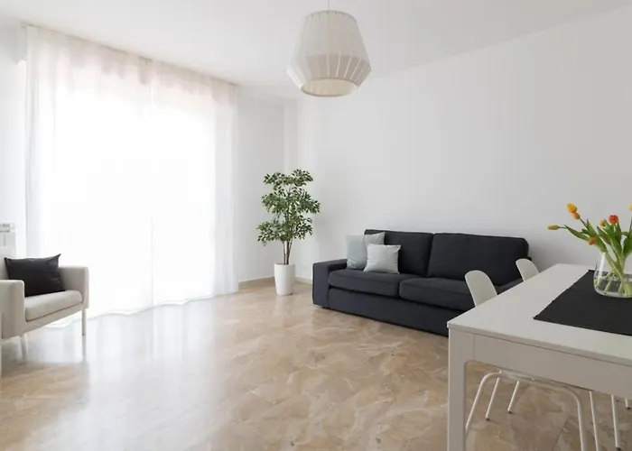 Italianflat - Via Adami, 3 Bedroom Flat, Free Parking