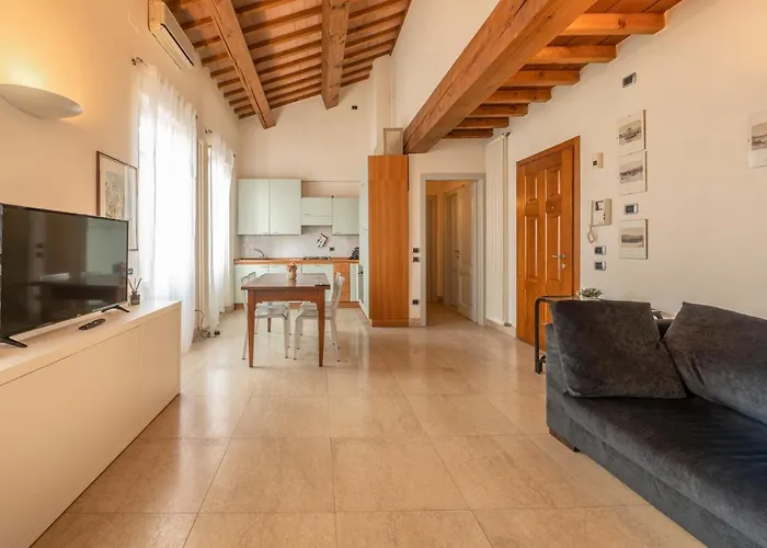 Cozy Flat With Big Balcony Few Steps From Arena