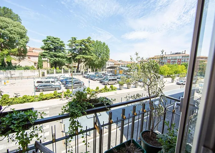 B&B Happiness - City Center