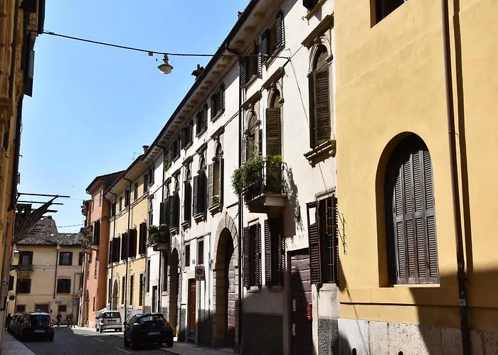 Stay In Verona Center