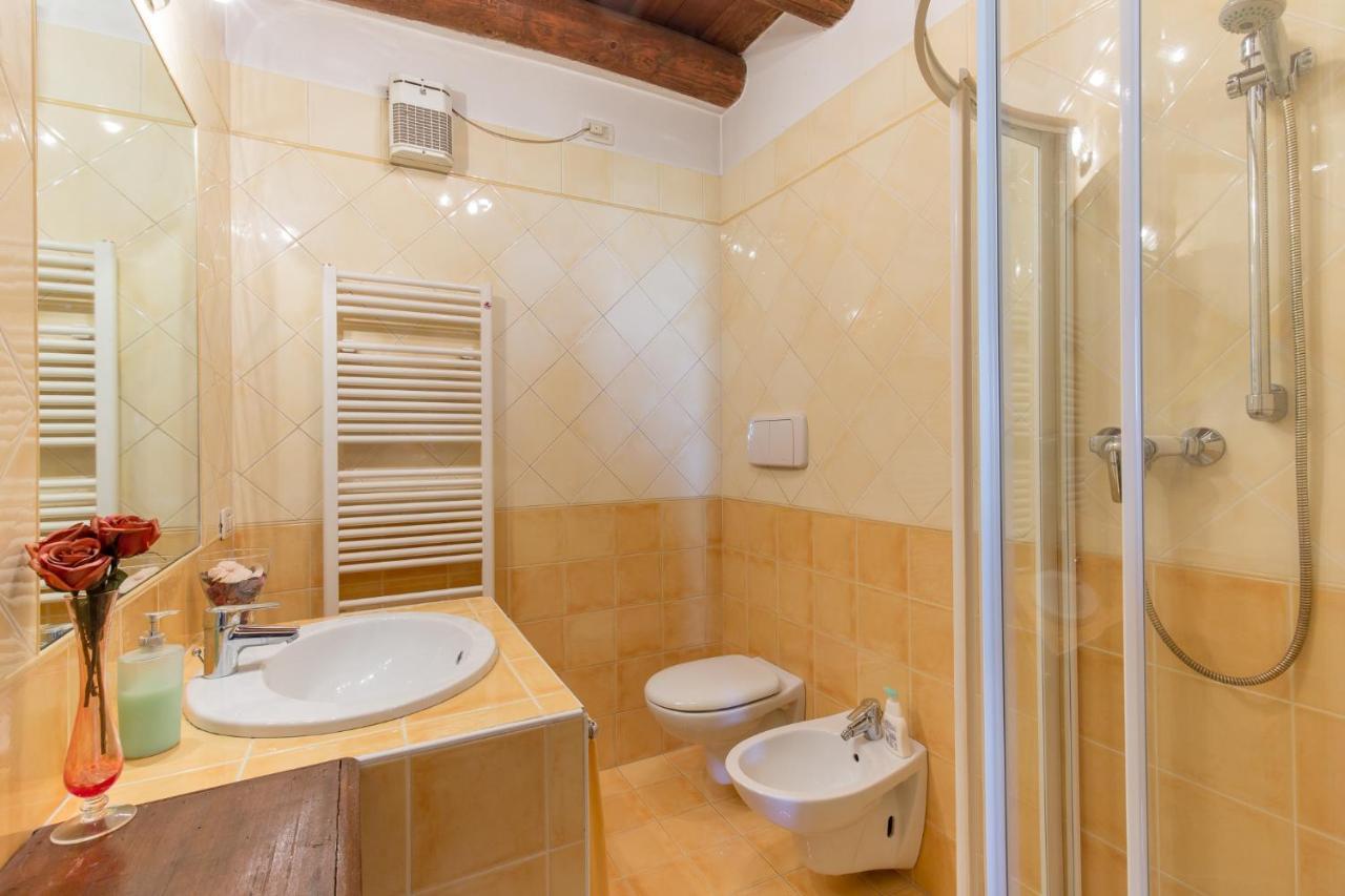 Corte Antica Canossa Del 1600 Bed & Breakfast