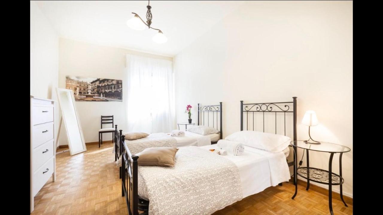 Happiness - Center Bed & Breakfast
