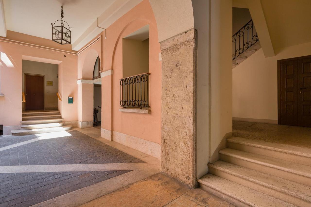 Magnificent Cosy Loft Huoneisto Verona