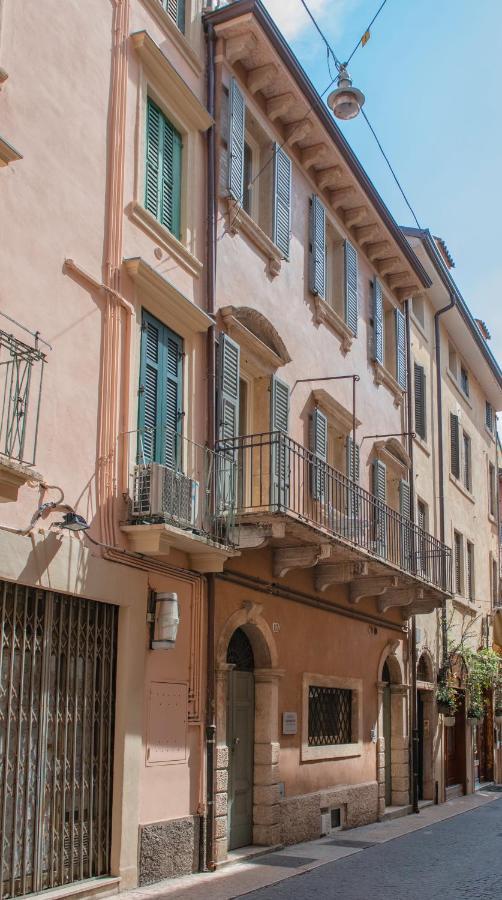 Tre Marchetti Arena Suites Huoneisto