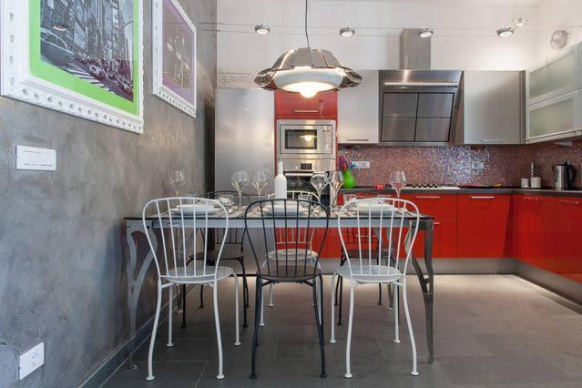 Centre With 3 Bed Chez Claude Apartment