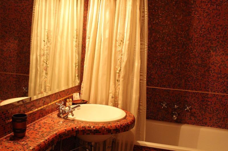 Residenza Carducci Centro Storico Apartment *