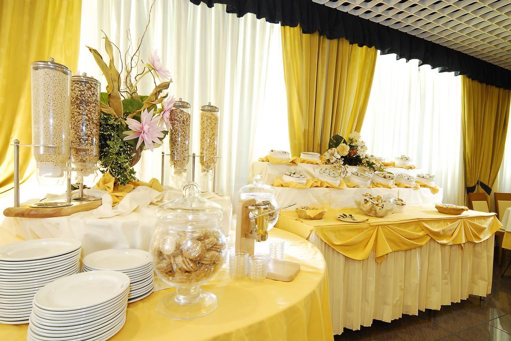 Maxim Hotel 4*
